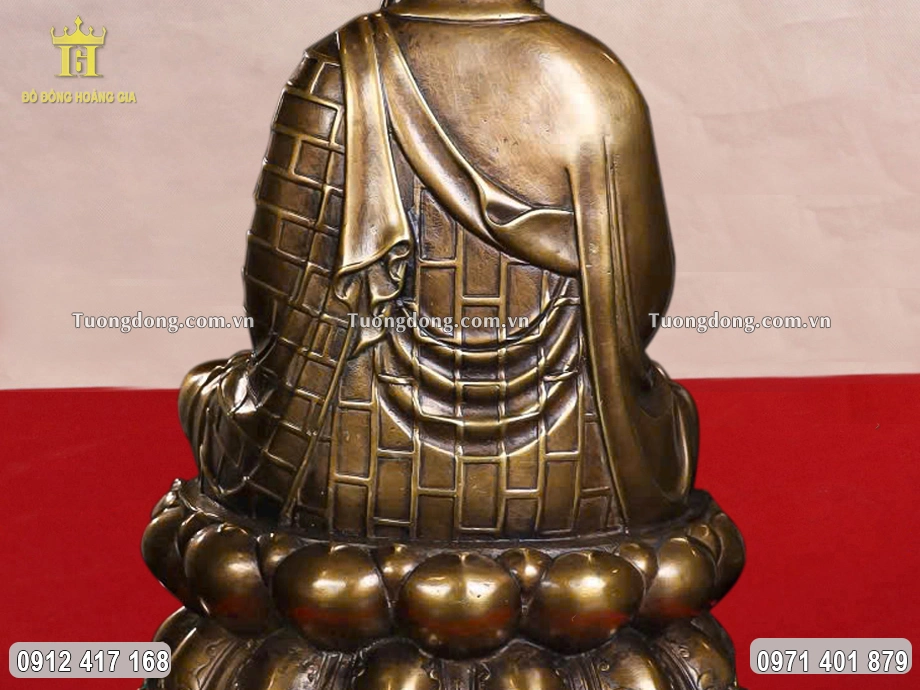 Từng họa tiết hoa văn được chăm chút tỉ mỉ